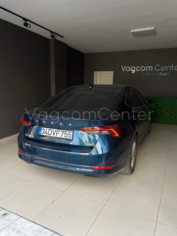 octavia a8 geri görüş kamerası orjinal (1)